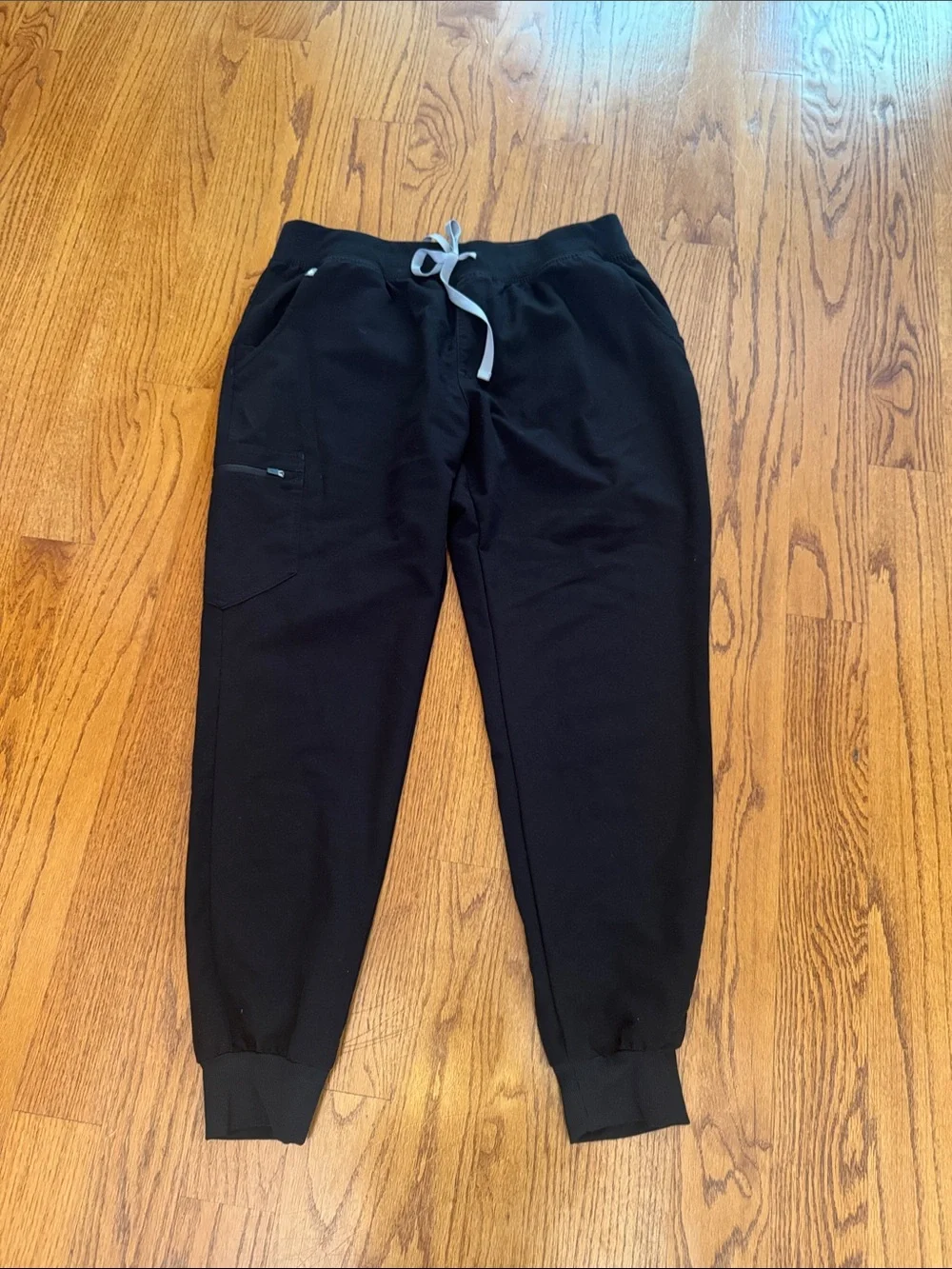 Figs Black Men’s Joggers with Gray Drawstring
